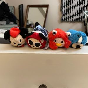 Mickey & Friends Beach Day Tsum Tsum Collection